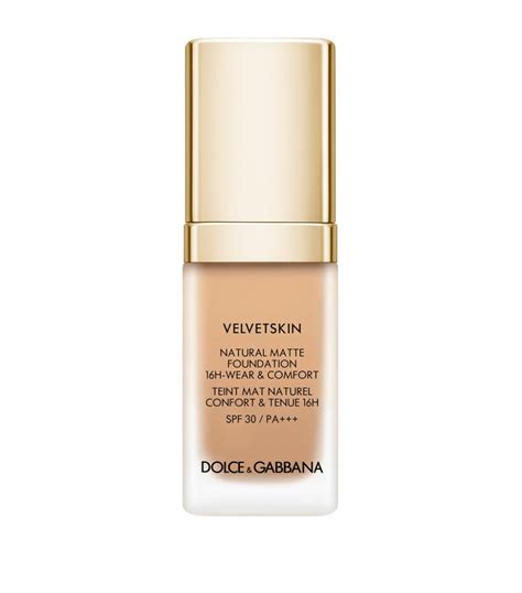 Velvetskin Natural Matte Foundation SPF30 .